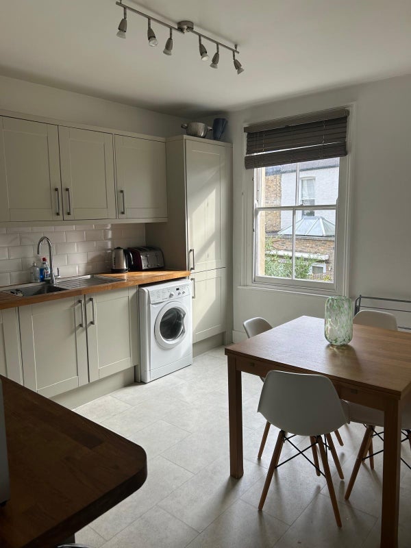 Room Munster Road in Greater London