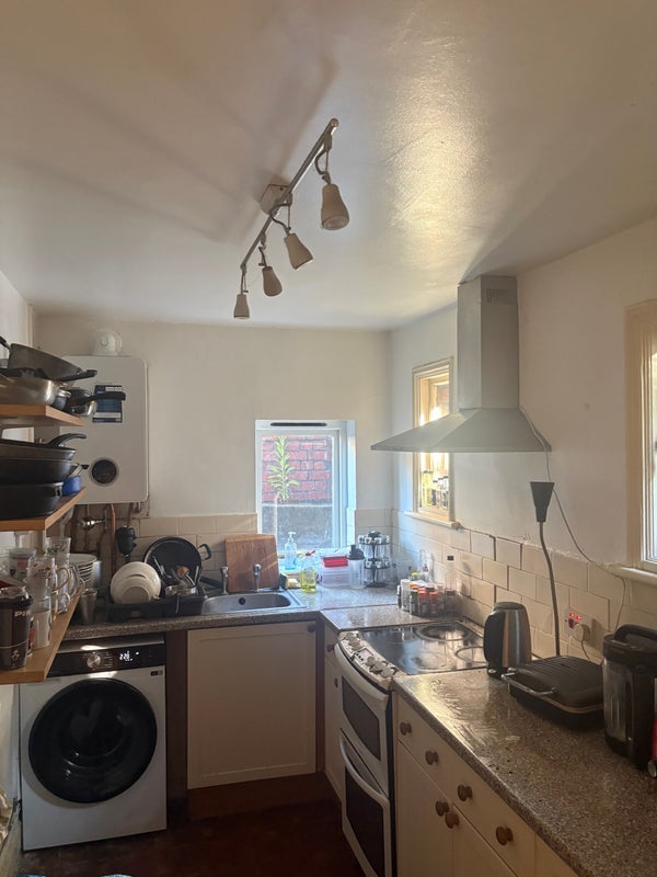 Room Cranbrook Road in Bristol