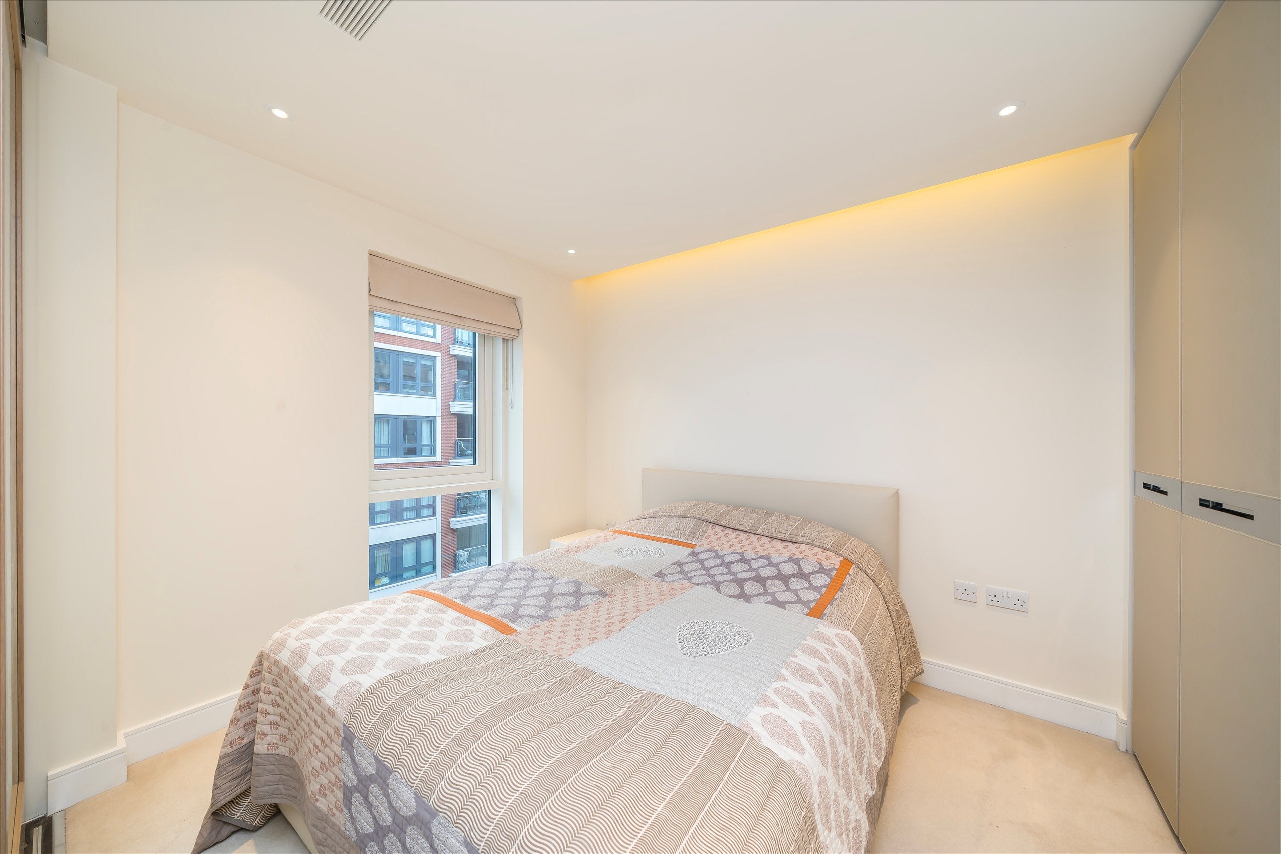 Flat Park Street in Greater London
