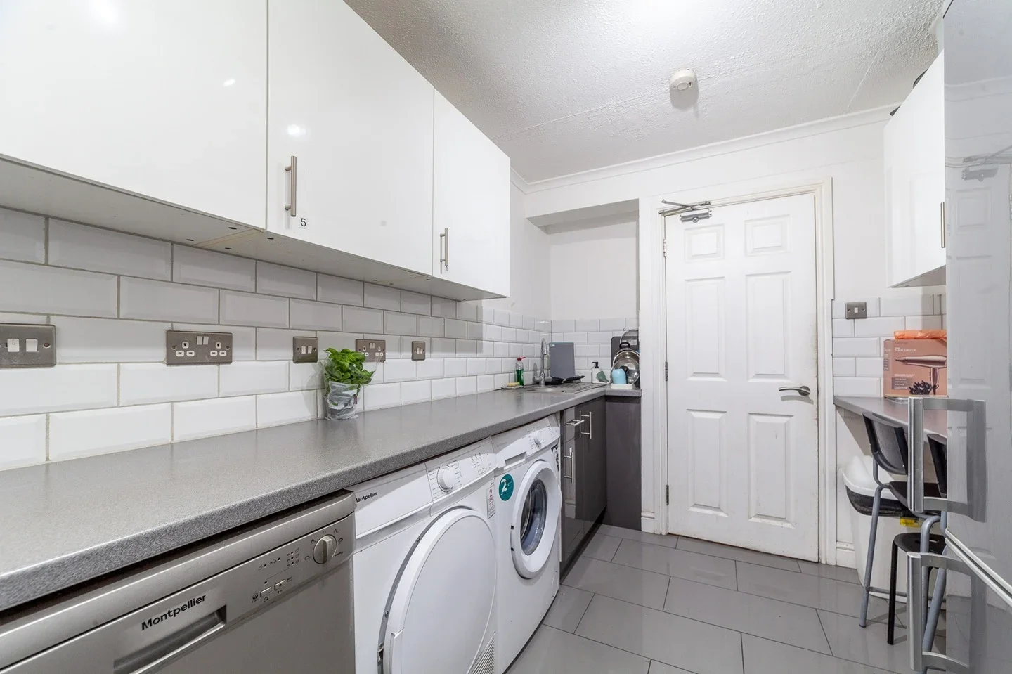 Room Evenwood Close in Greater London