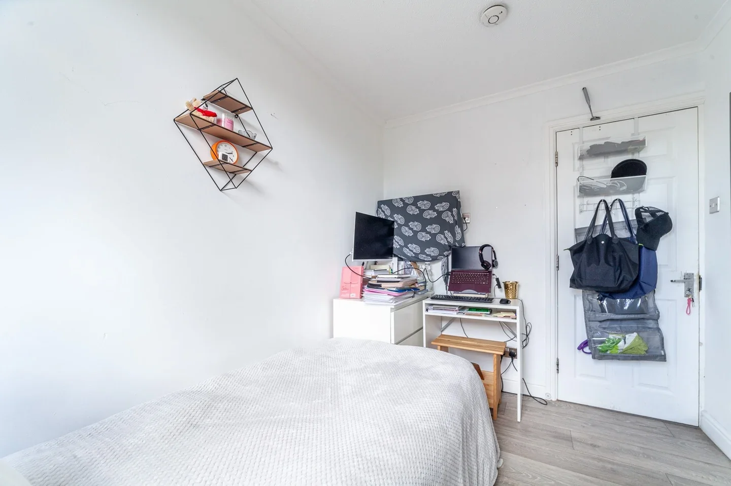 Room Evenwood Close in Greater London