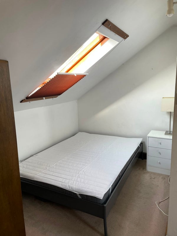Room Ethelden Road in Greater London