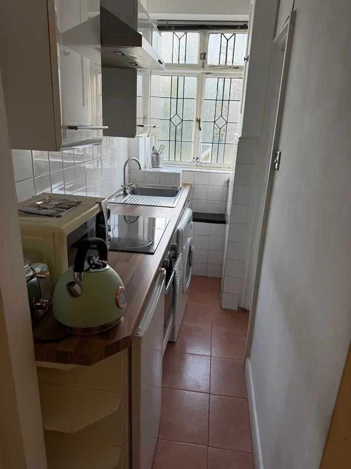 Flat Elm Park in Greater London