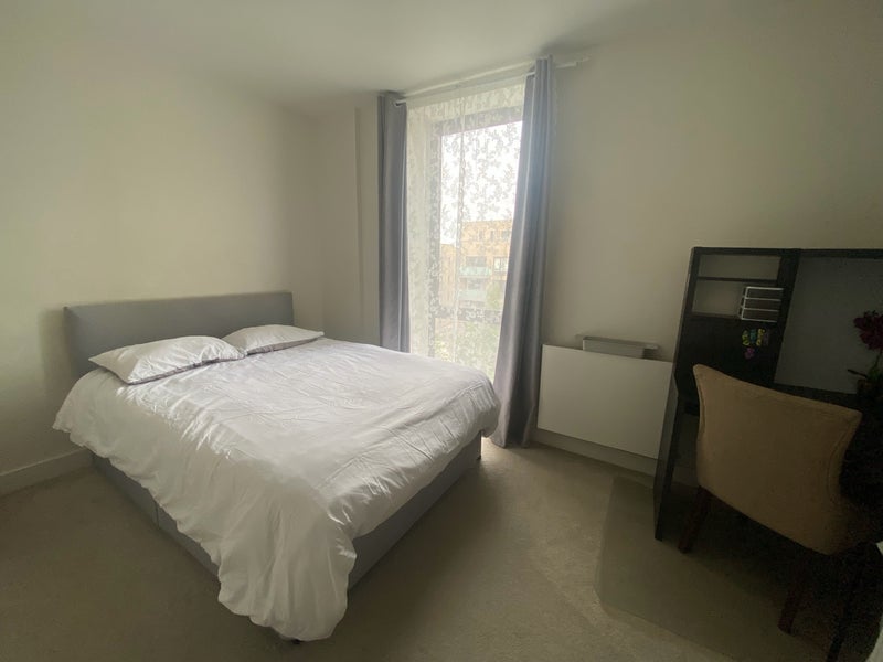 Flat Deauville Close in Greater London