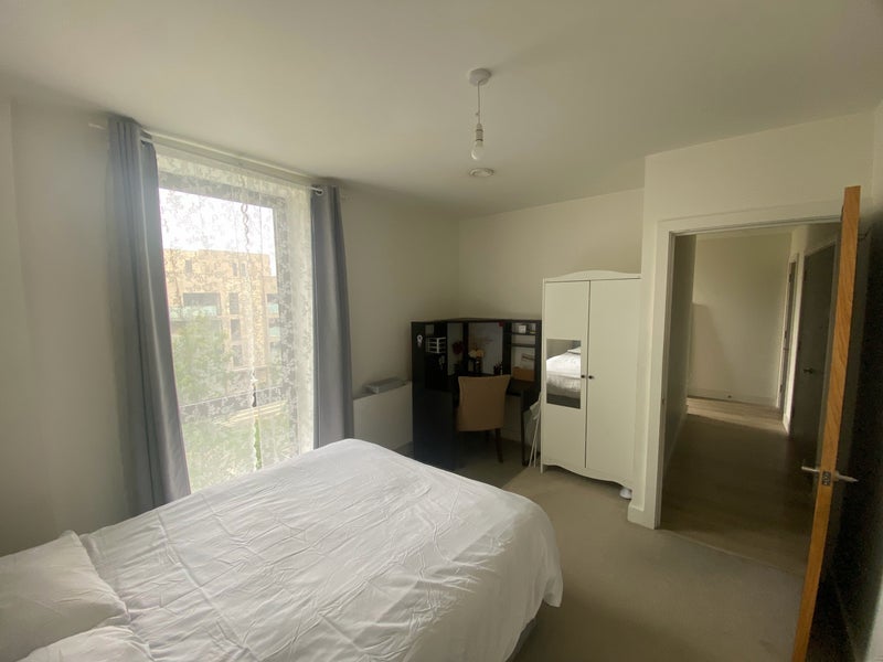 Flat Deauville Close in Greater London