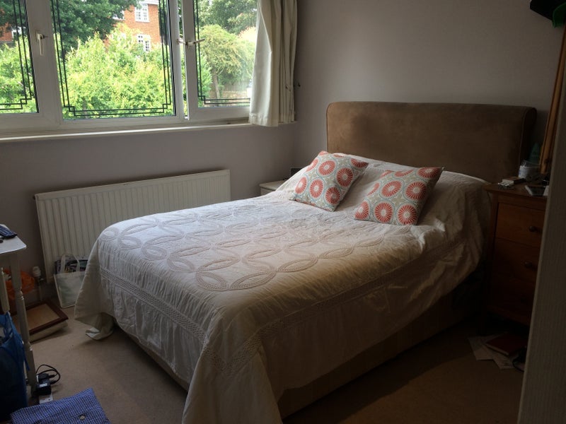 Room Lansdowne Close in Greater London