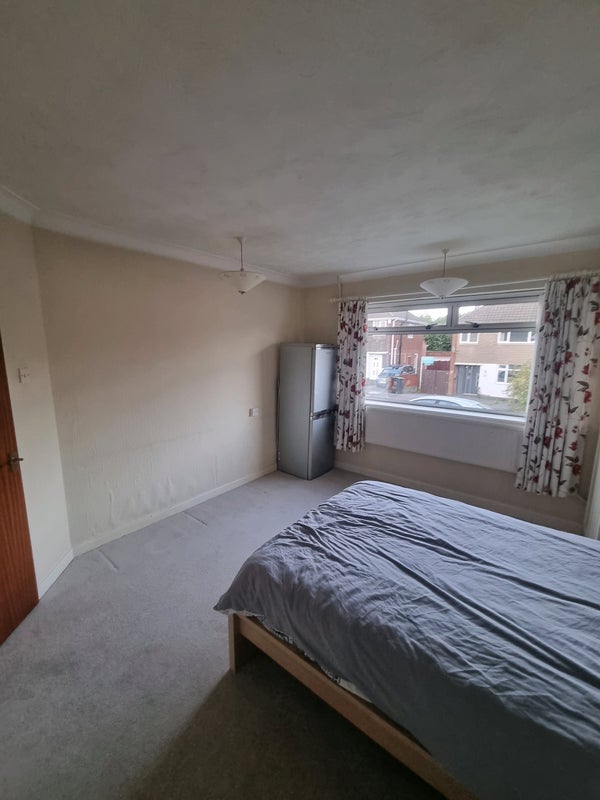 Room Deep Denes in Luton
