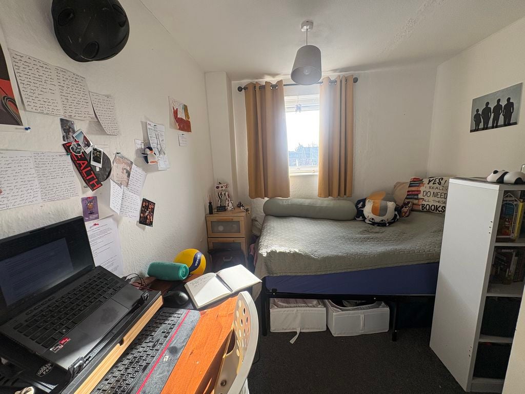 Room Tenacre Close in Chichester