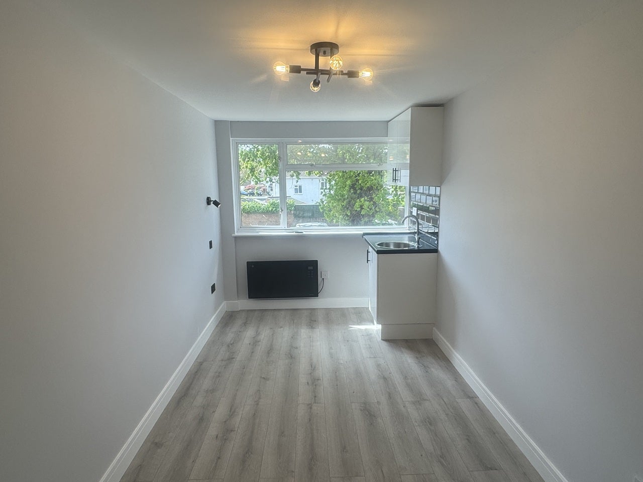 Flat Hetherington Road in Borough of Spelthorne