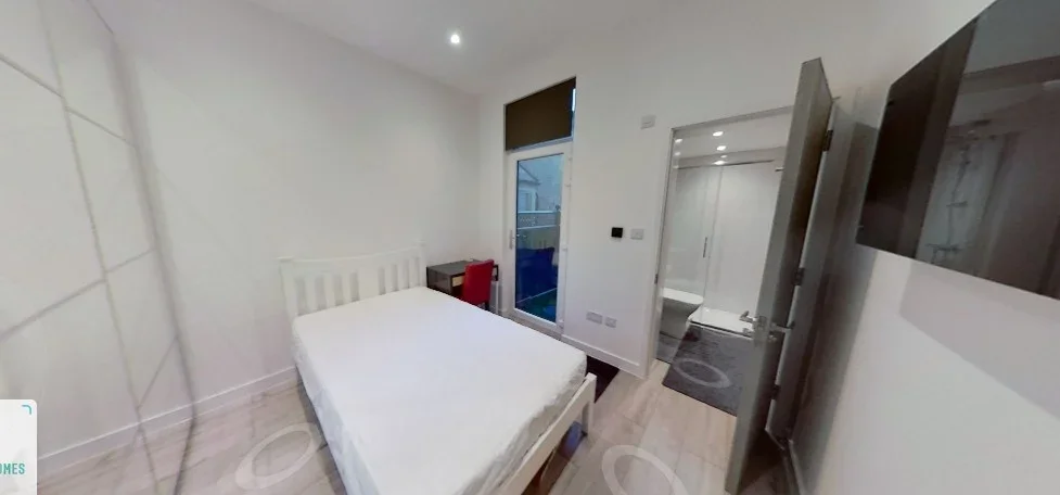 Room Alloa Road in Greater London