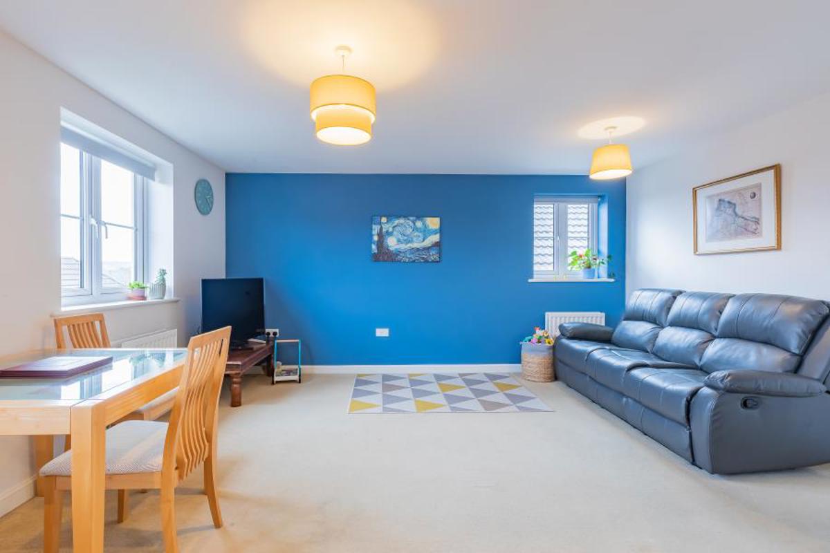 Flat Valerian Close in Bristol