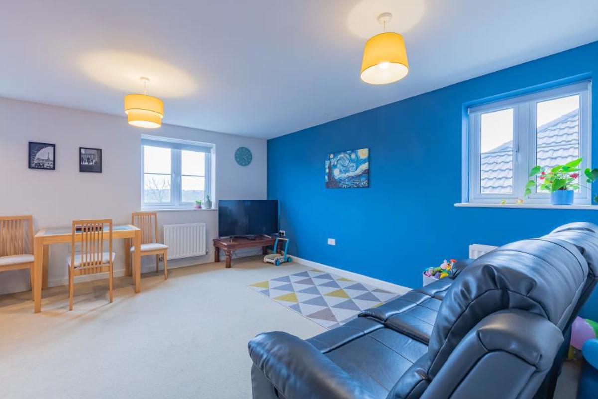 Flat Valerian Close in Bristol