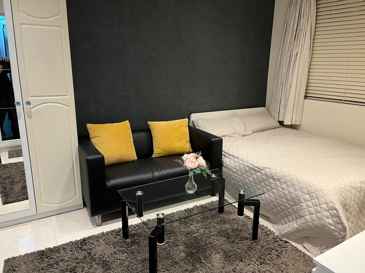 Flat North Crescent in Greater London