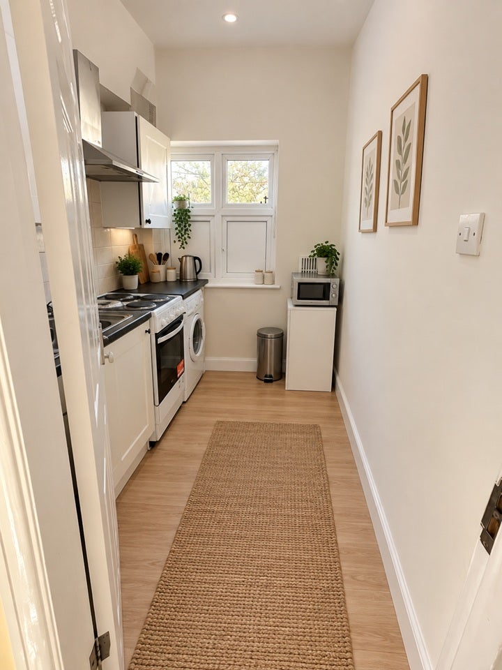 Flat Almorah Road in Greater London