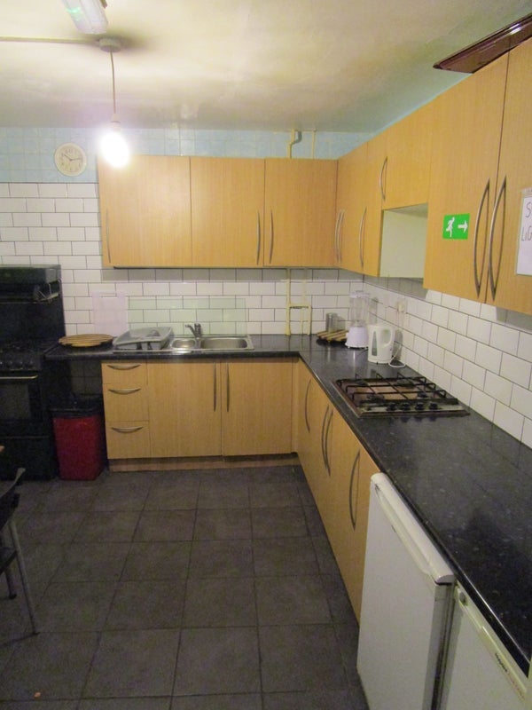 Room Sedgwick Road in Greater London