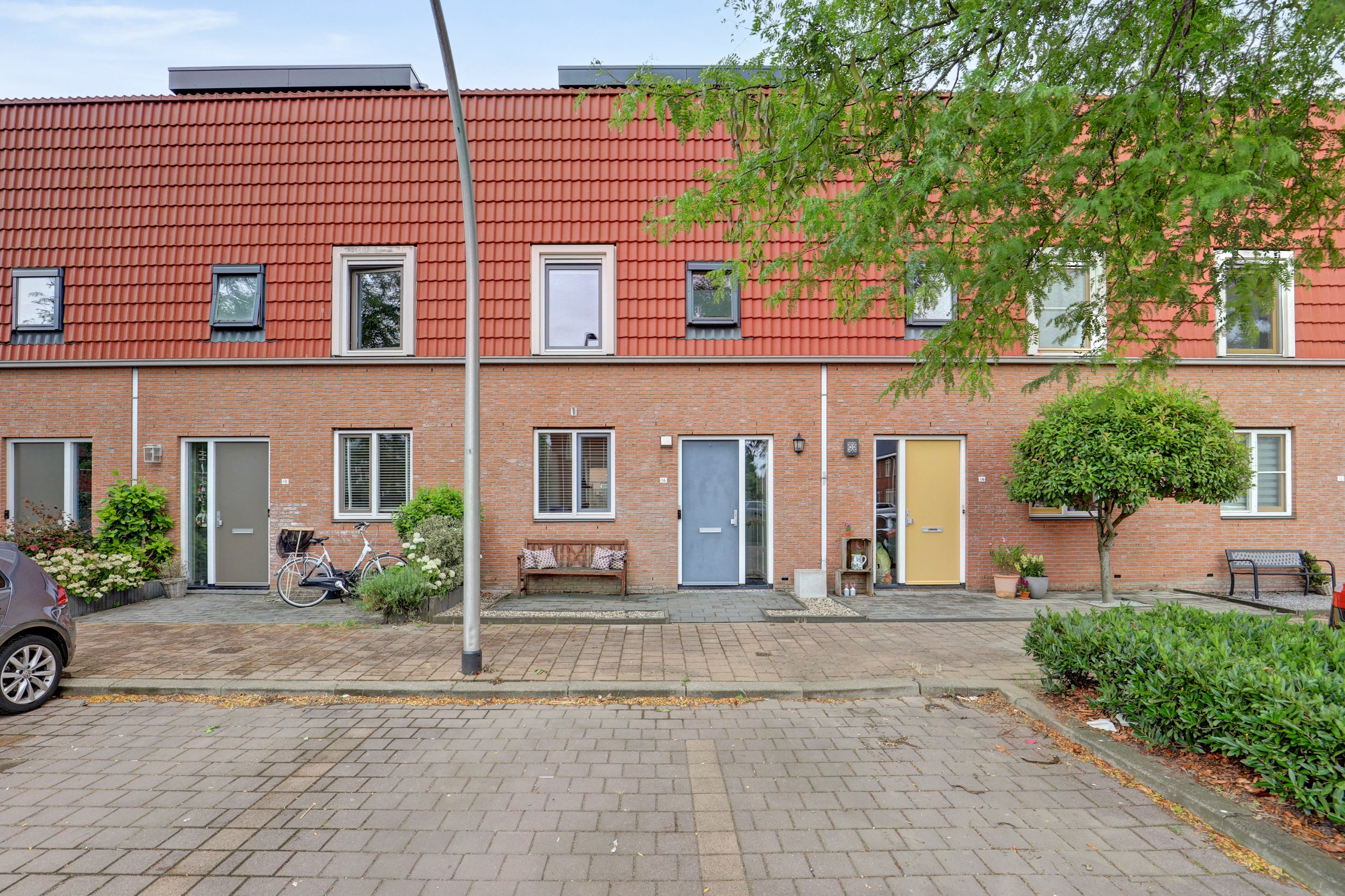 Huis Mispelgaarde 16 in Hendrik-Ido-Ambacht