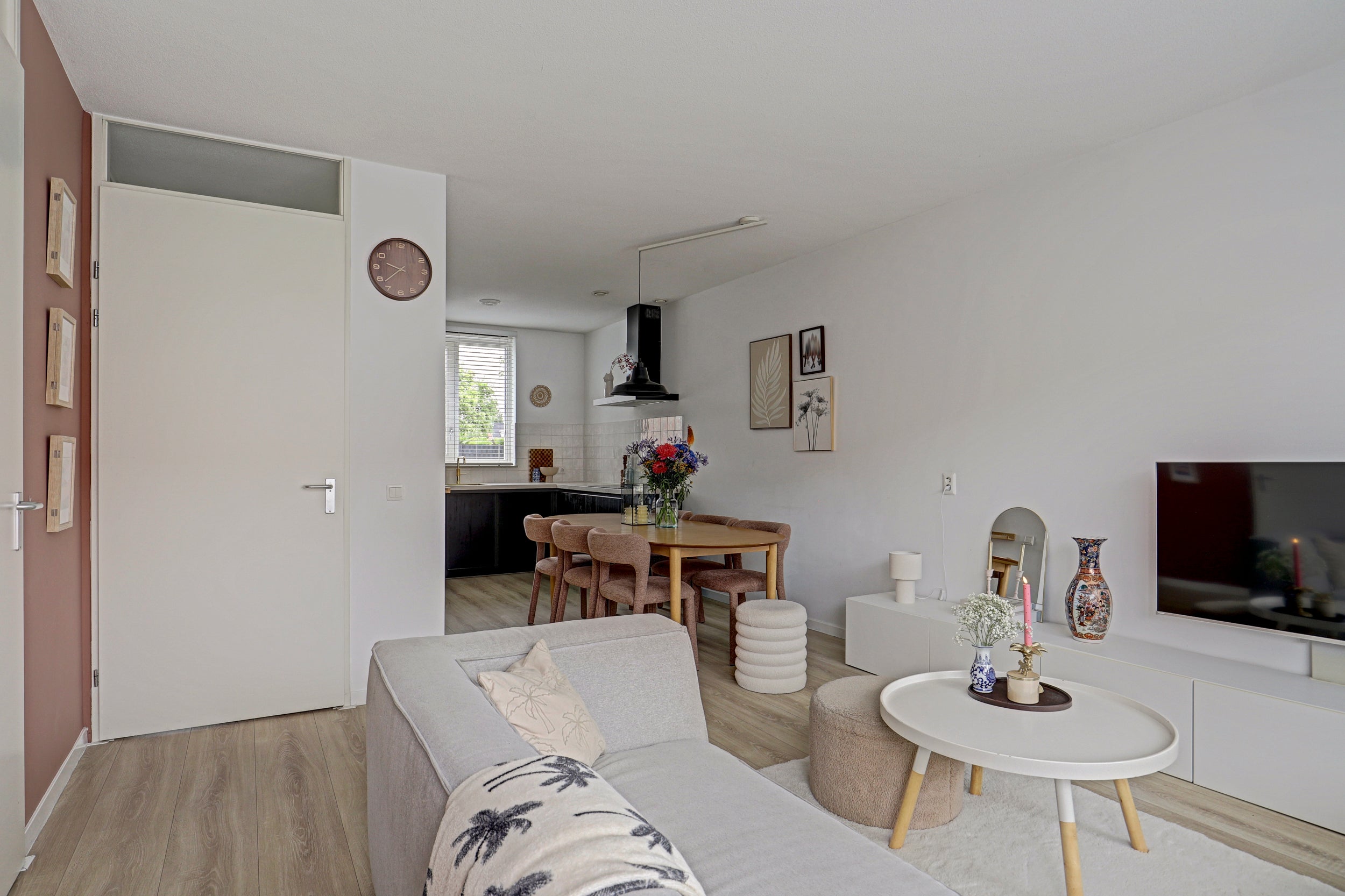 Tussenwoning te koop: Mispelgaarde 16, Hendrik-Ido-Ambacht