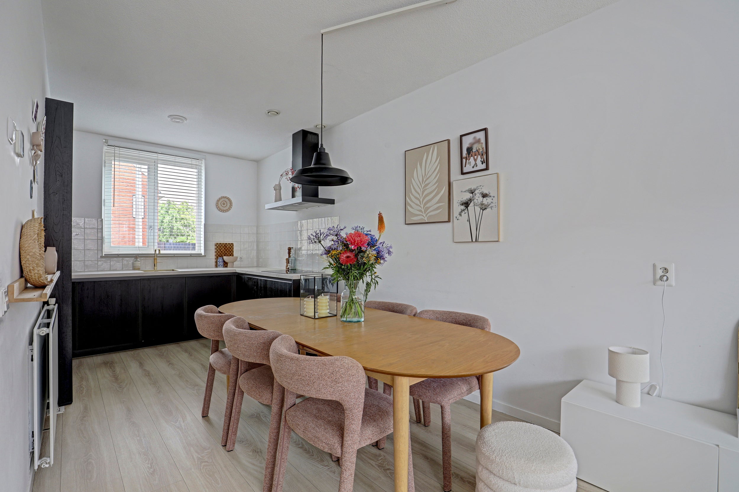 Tussenwoning te koop: Mispelgaarde 16, Hendrik-Ido-Ambacht