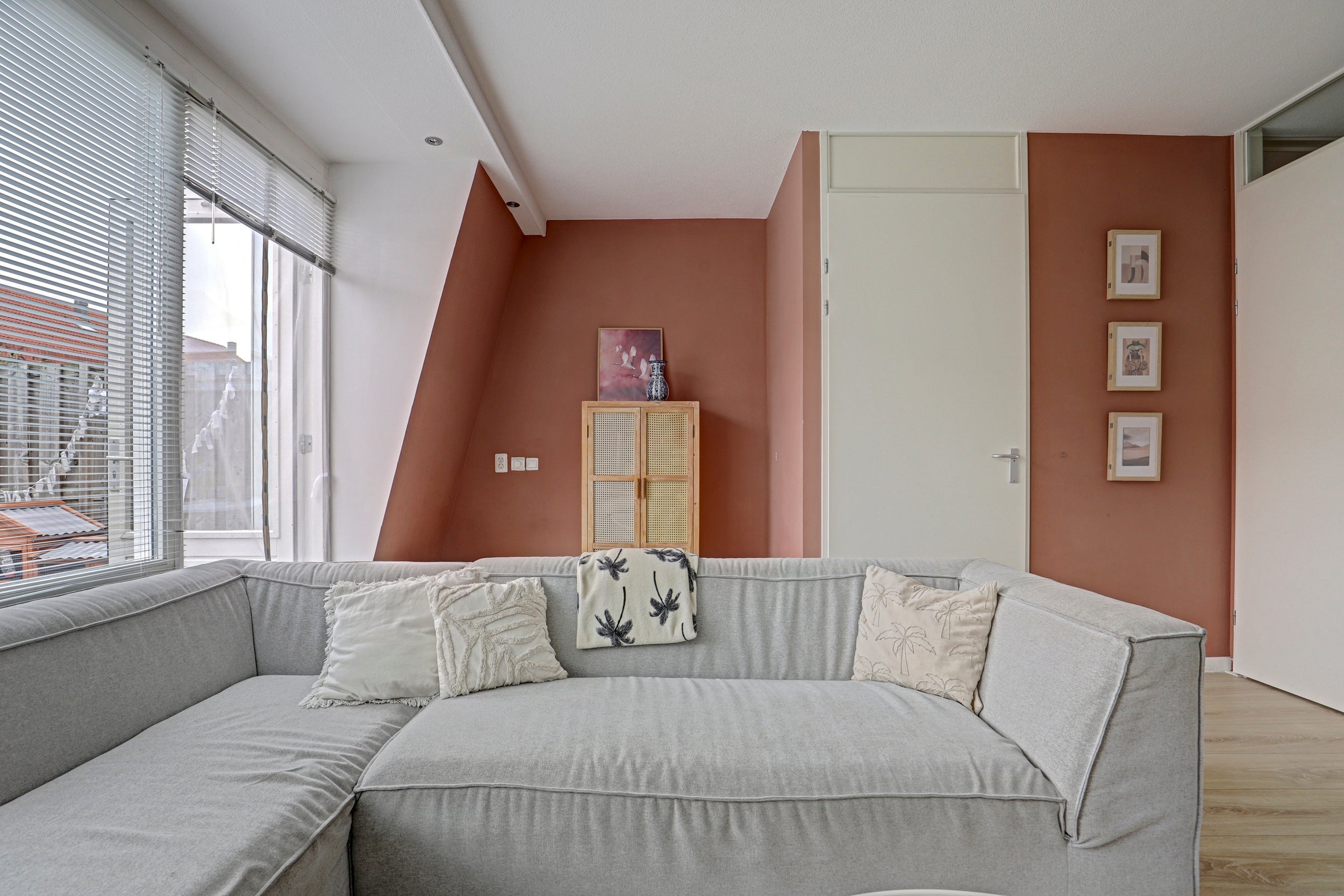 Tussenwoning te koop: Mispelgaarde 16, Hendrik-Ido-Ambacht