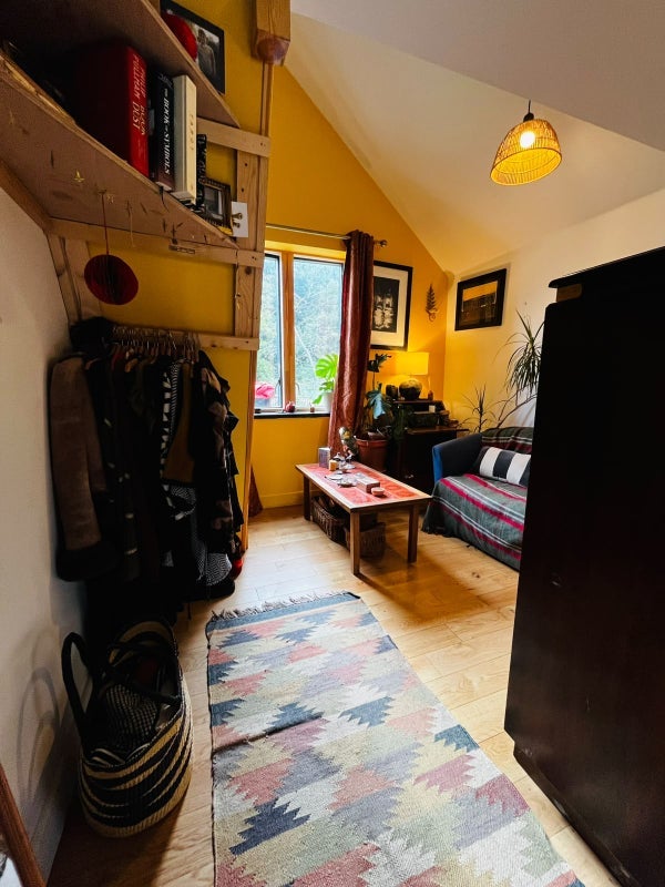 Room Water Lilies in Bristol