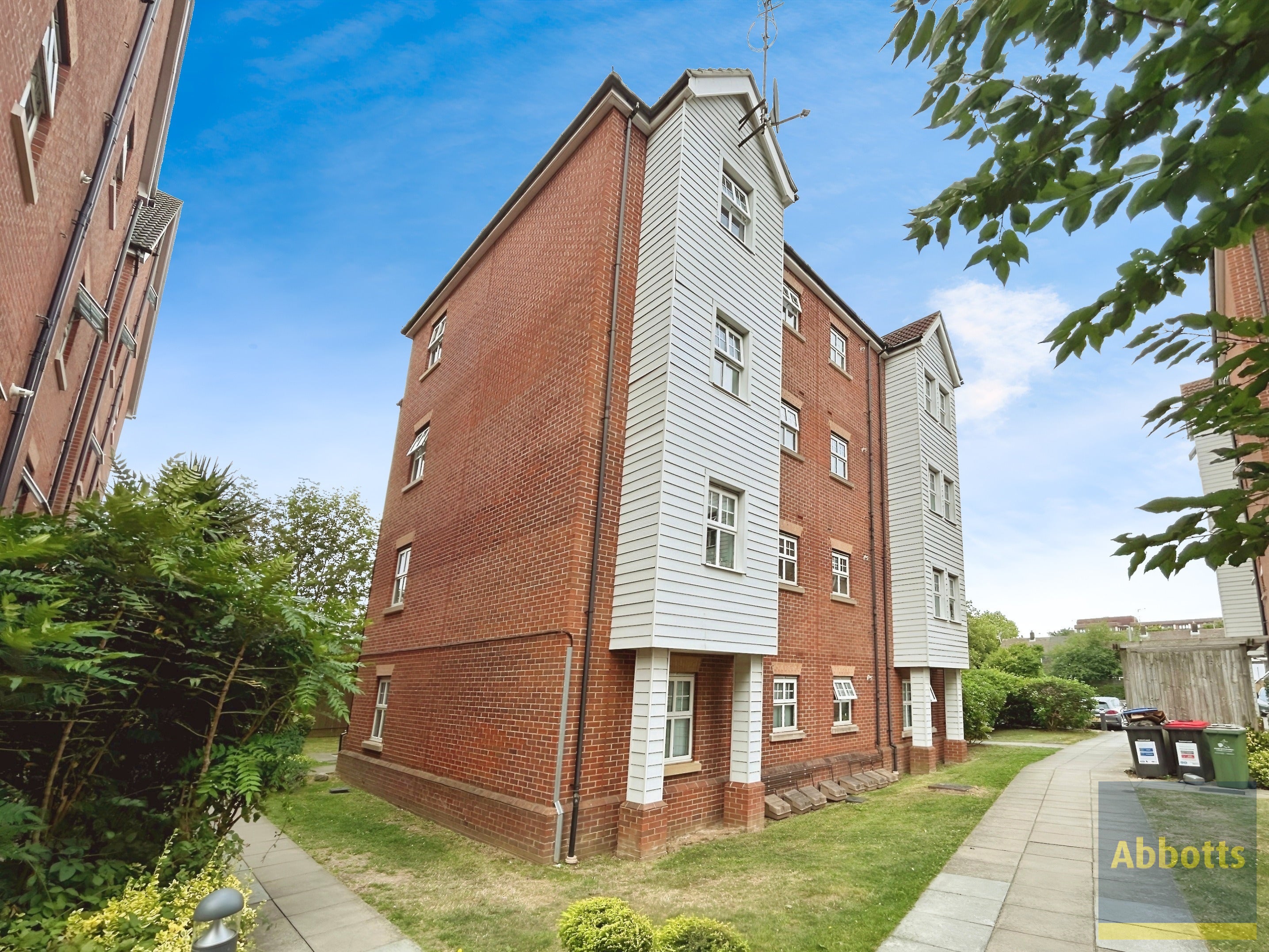 Flat Faraday Road in Maidstone
