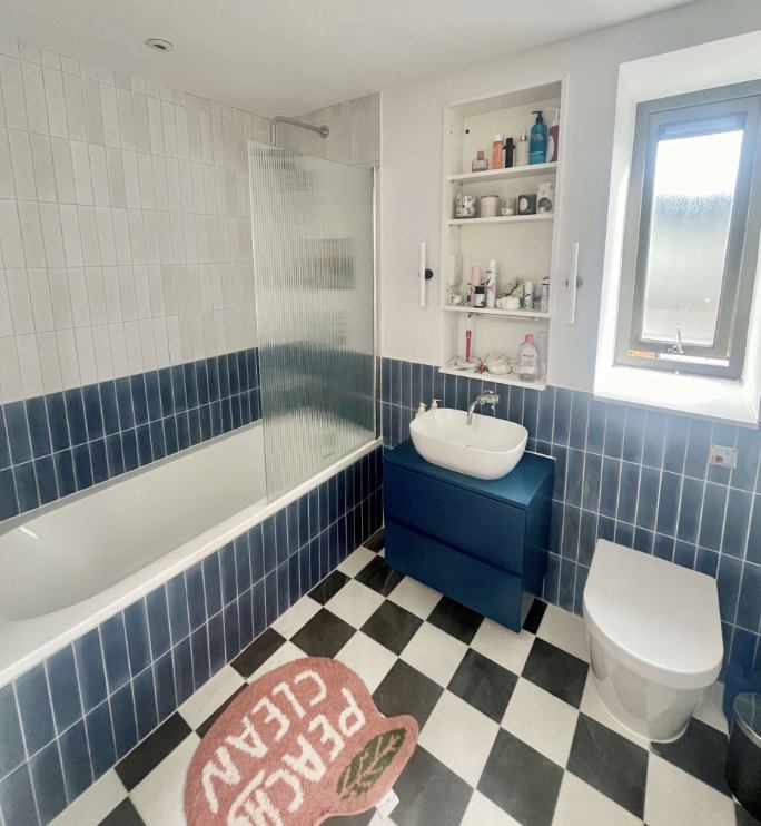 Room Coleman Fields in Greater London