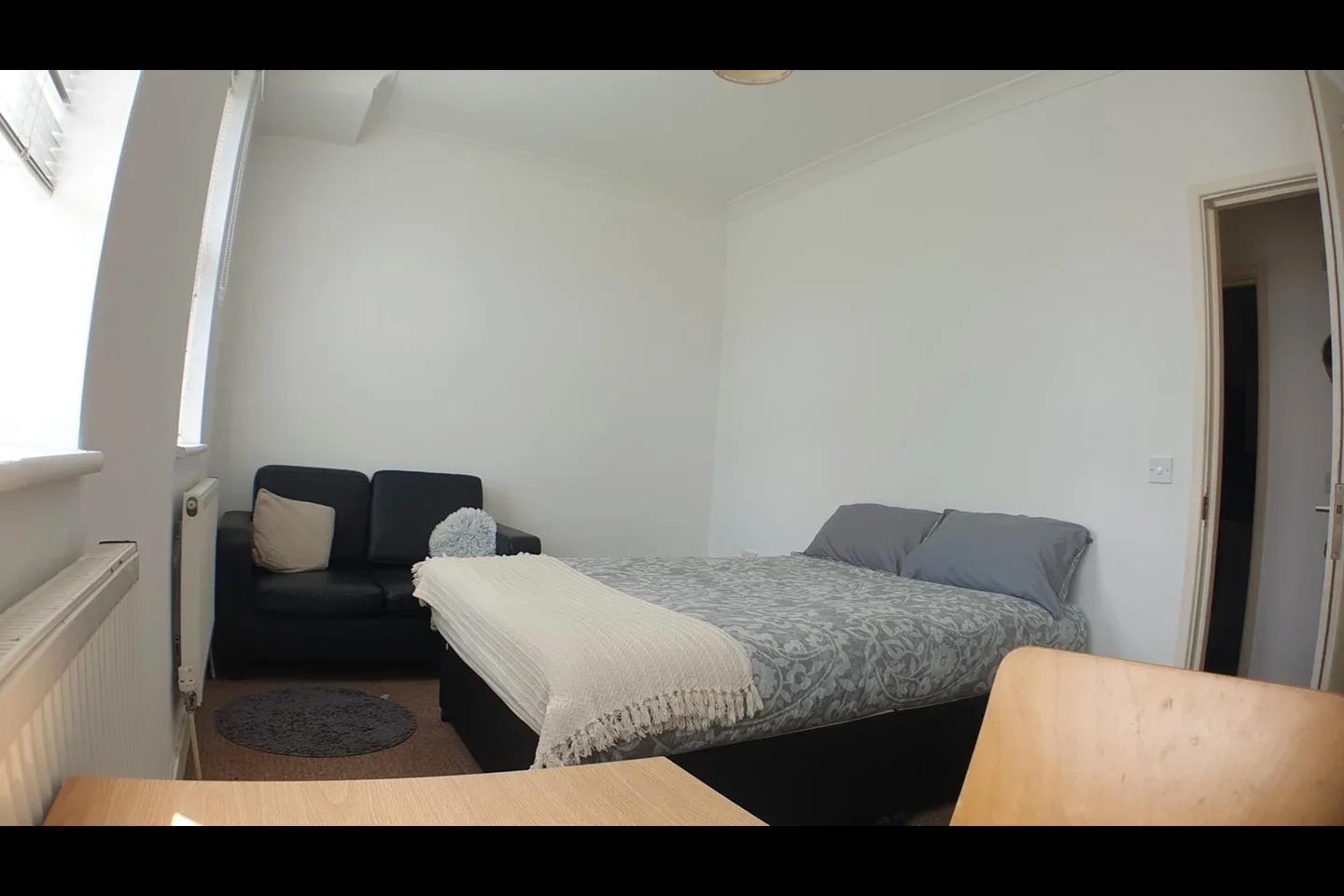 Flat Bigland Street in Greater London