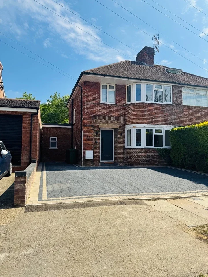 House Cheyneys Avenue in Greater London