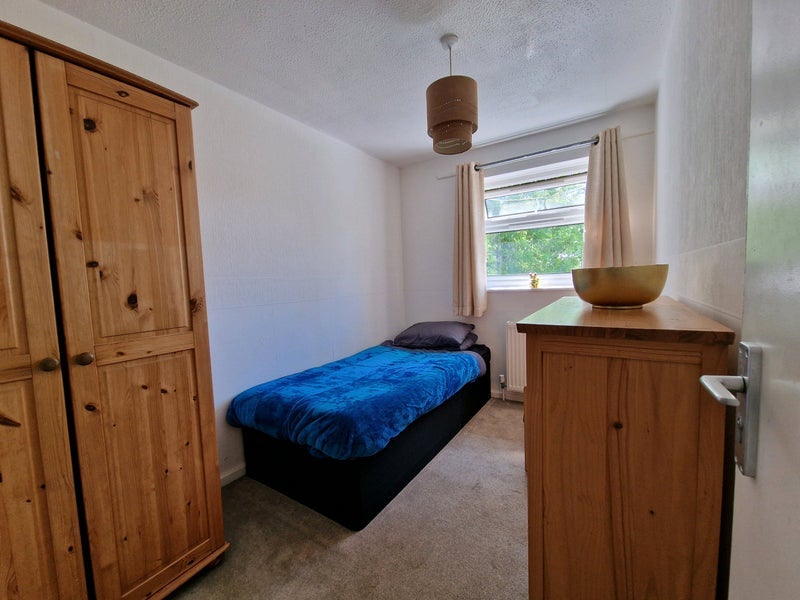 Room Ombersley Close in Redditch