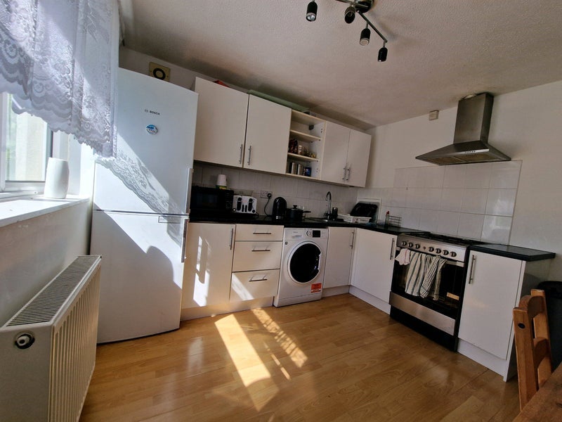 Room Ombersley Close in Redditch