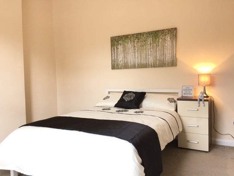 Room Gilmore Road in Greater London