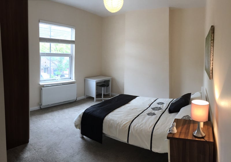 Room Gilmore Road in Greater London