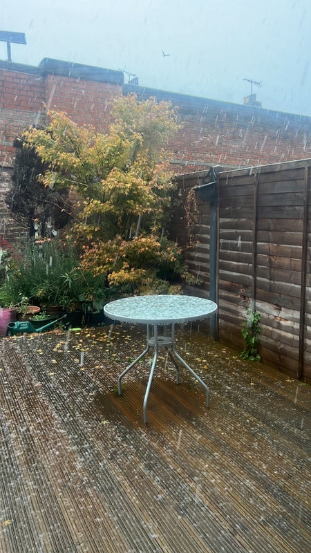 House Pond Road in Greater London
