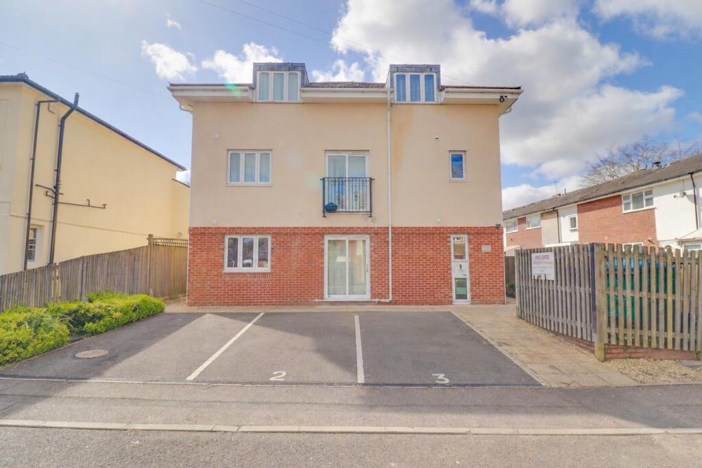Flat Inkerman Road in Southampton