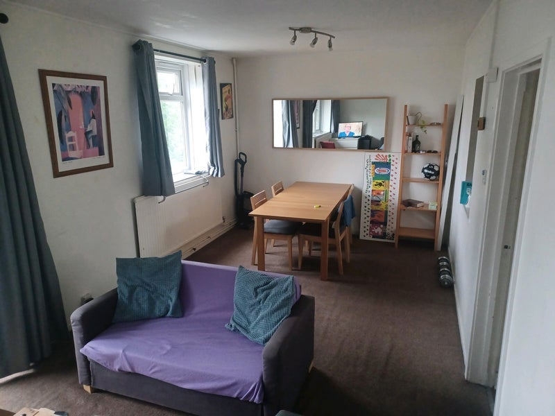 Room Trelawney Estate in Greater London