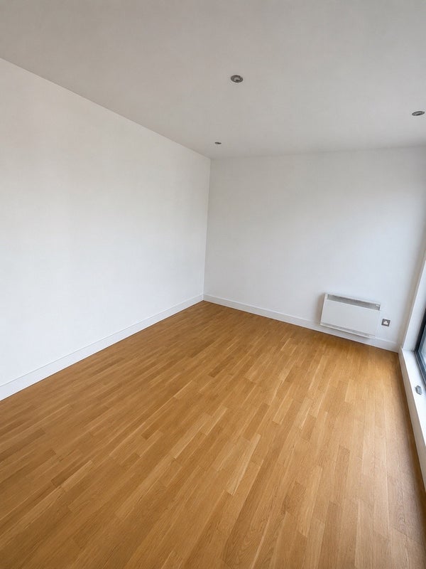 Room Back Church Lane in Greater London