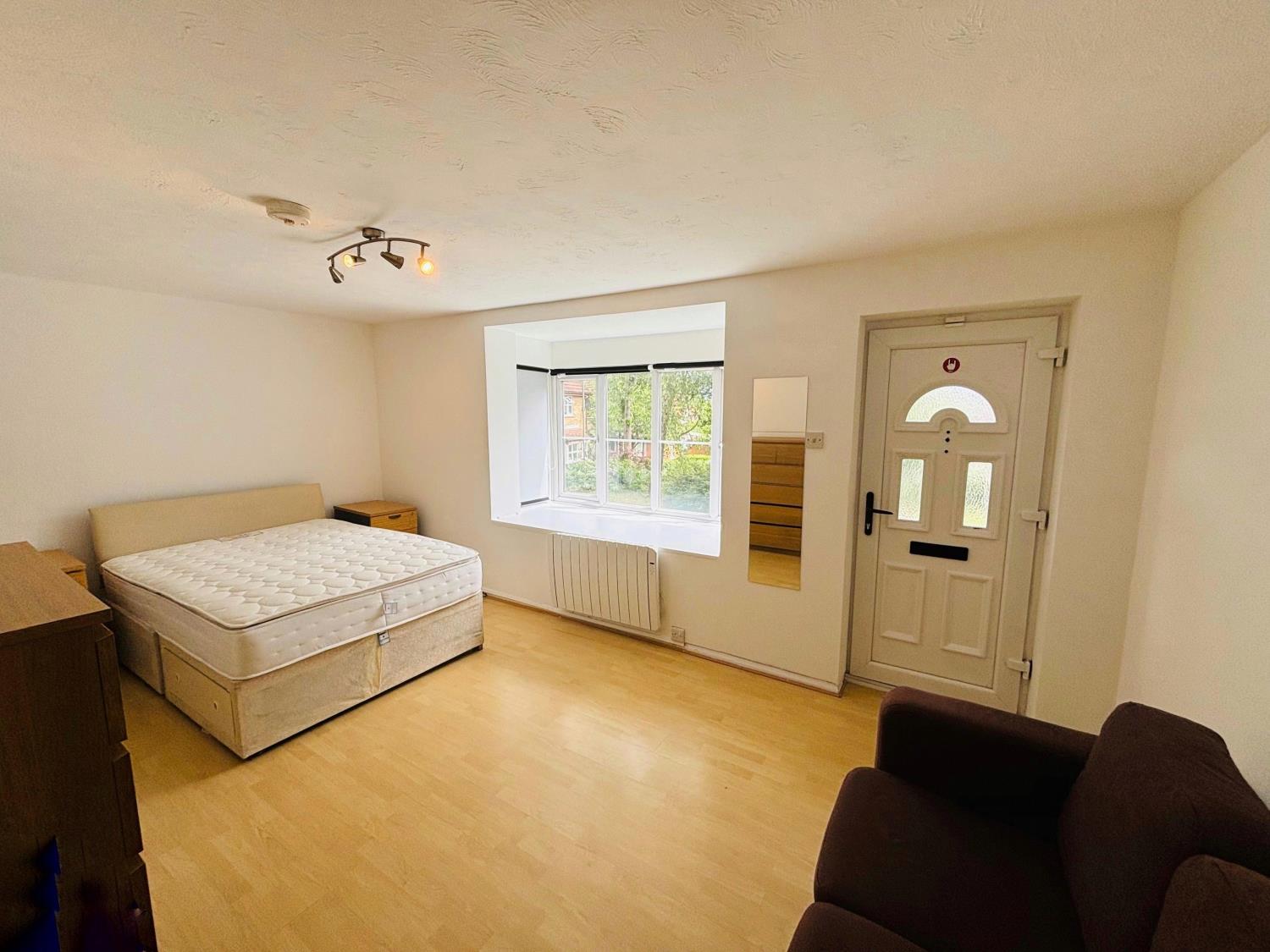 Flat Northgate Drive in Greater London