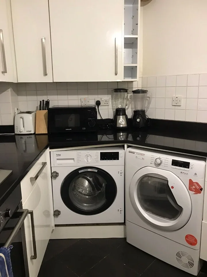 Room Myddleton Avenue in Greater London