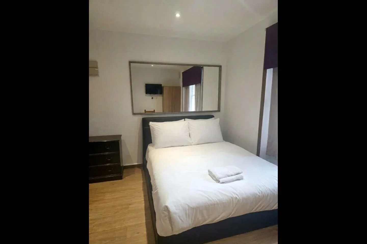 Flat Kempsford Gardens in Greater London
