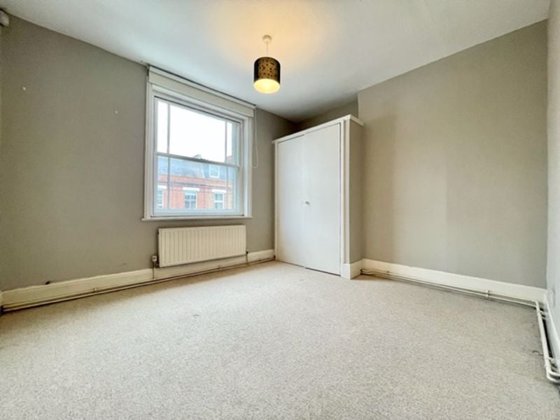 Flat Upper Street in Greater London
