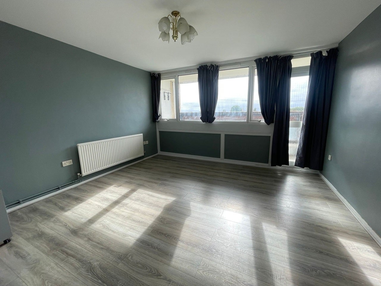 Flat Queen's Road in Greater London