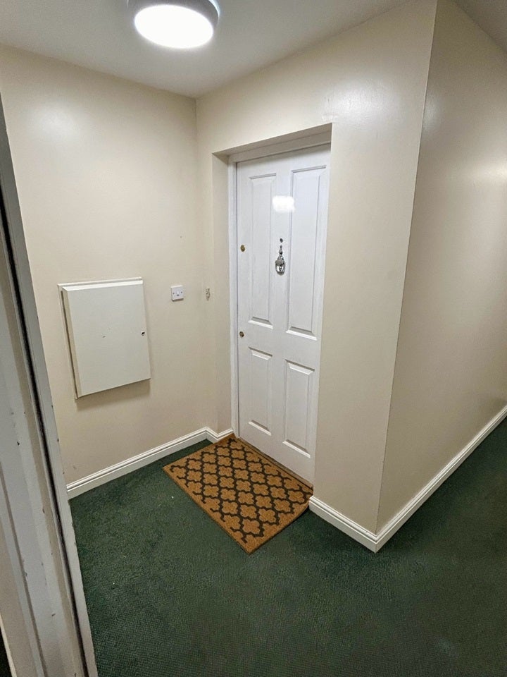 Flat Windermere Avenue in Purfleet-on-Thames