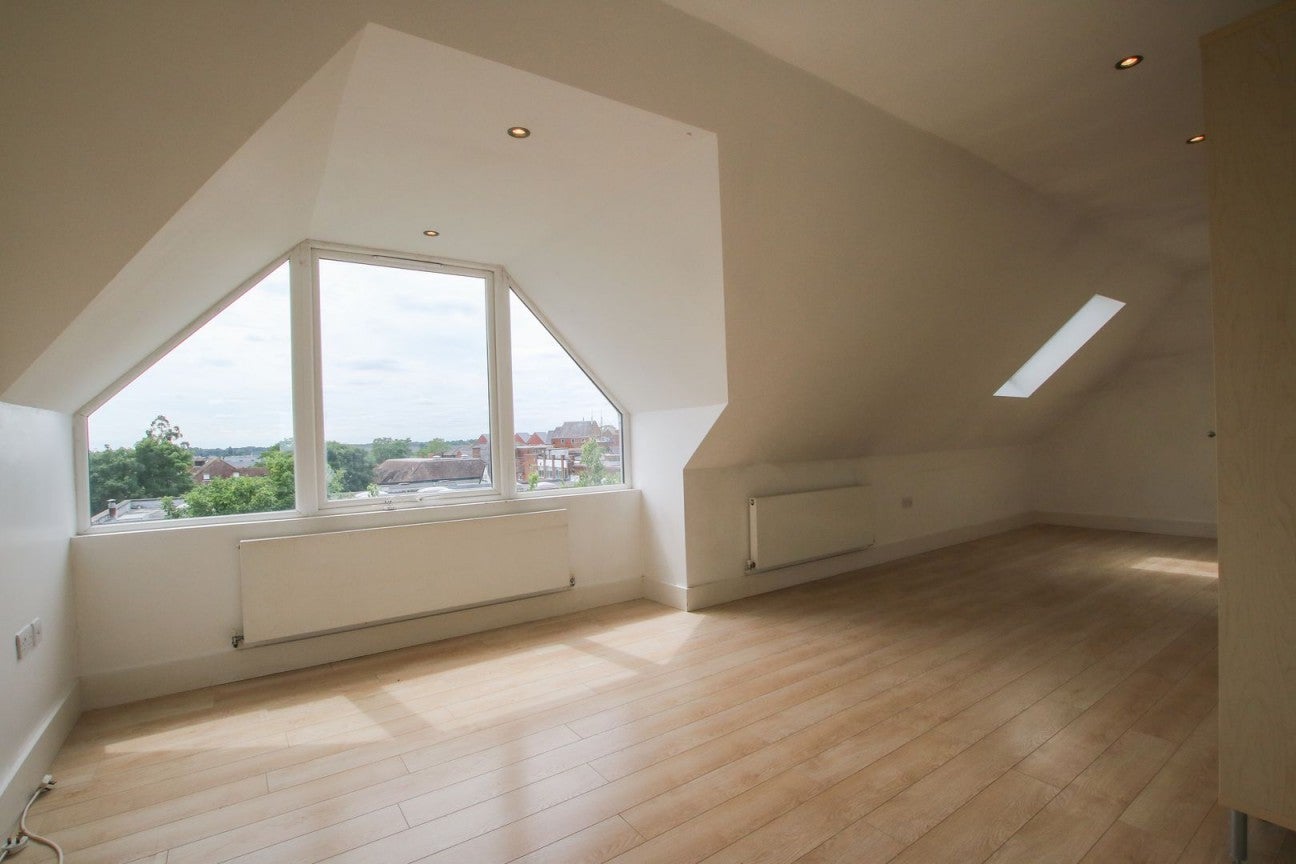 Flat Market Place in Wokingham