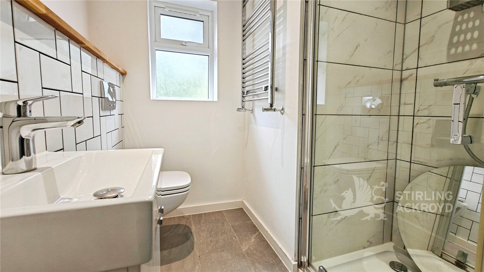Room Applegarth Avenue in Guildford