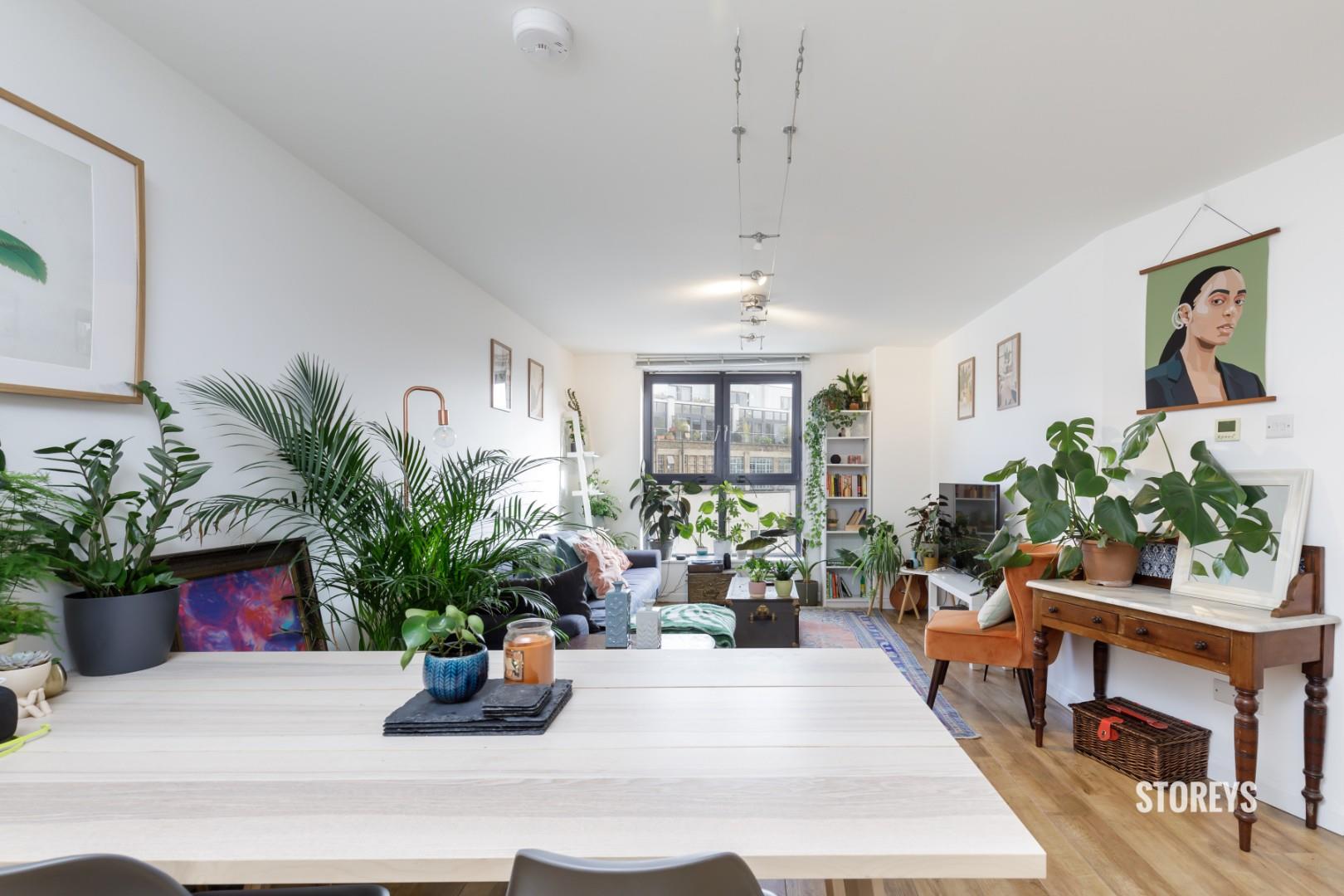 Flat Mare Street in Greater London