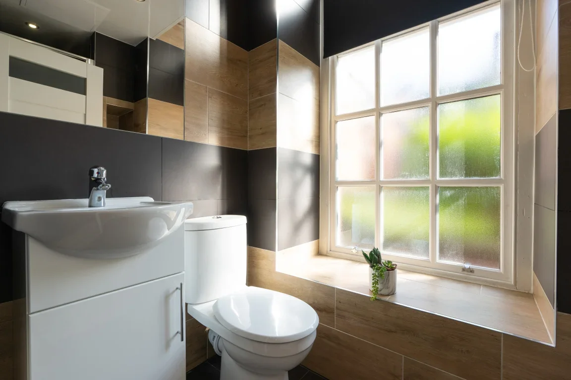Flat Eskdale Terrace in Newcastle upon Tyne