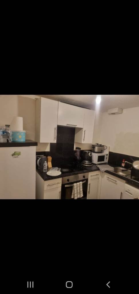 Flat Moorfield Chase in Farnworth