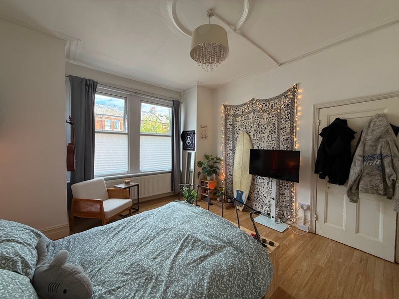 Room Netherfield Road in Greater London