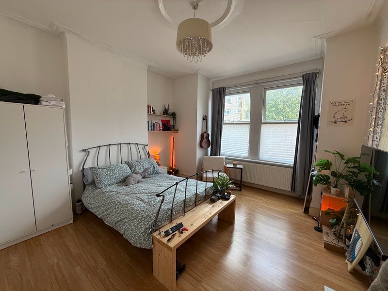 Room Netherfield Road in Greater London
