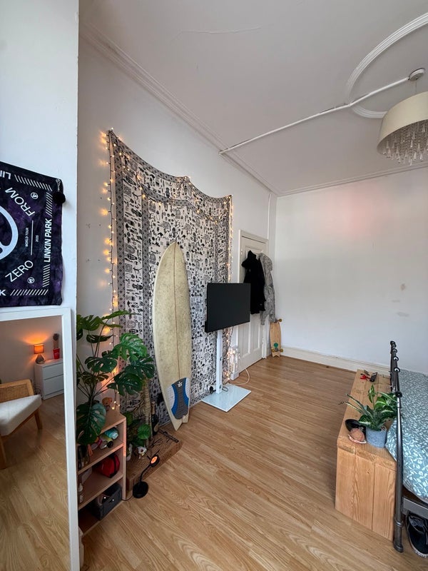 Room Netherfield Road in Greater London